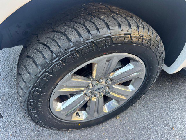Used 2018 Ford F150 Lariat w/ Equipment Group 502A Luxury AWD/4WD image 27