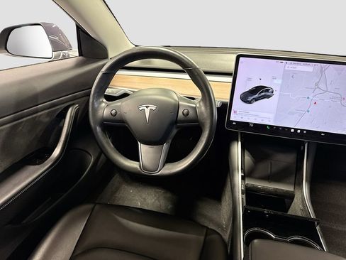 Used 2018 Tesla Model 3 Long Range image 15