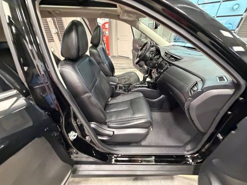 Used 2018 Nissan Rogue SL w/ Premium Package image 45