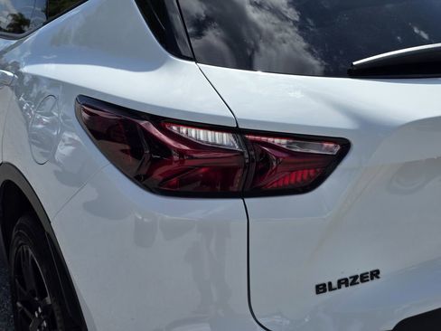 Used 2021 Chevrolet Blazer LT w/ LPO, Black Accent Package FWD image 7