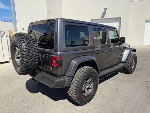 Used 2021 Jeep Wrangler Unlimited Sahara AWD/4WD image 3