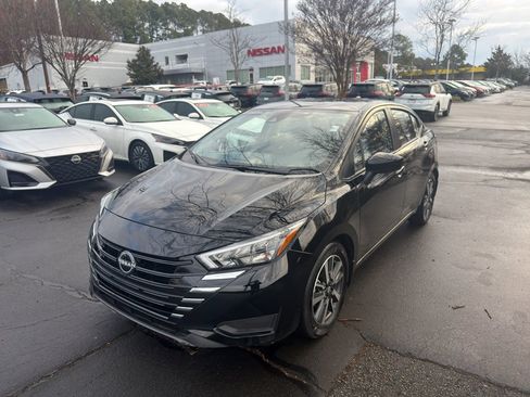 Used 2025 Nissan Versa SV w/ Trunk Package image 3