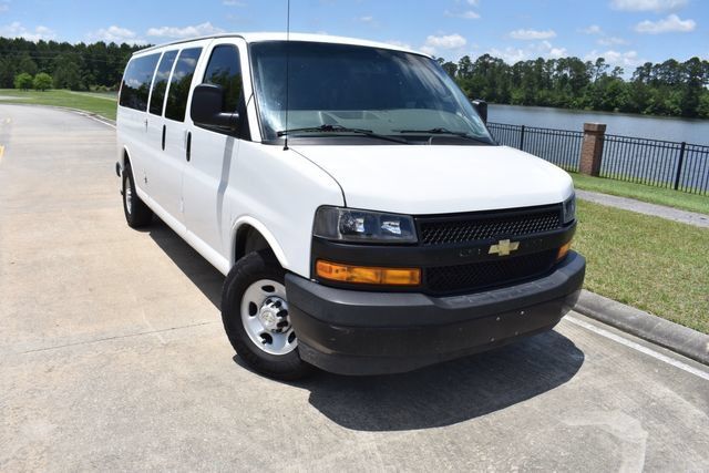 Used 2022 Chevrolet Express 3500 LS RWD image 2