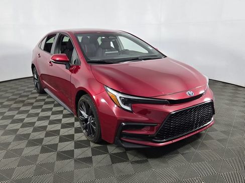 Used 2025 Toyota Corolla SE FWD image 1