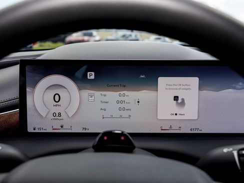 Used 2025 Genesis G80 2.5T Advanced image 17