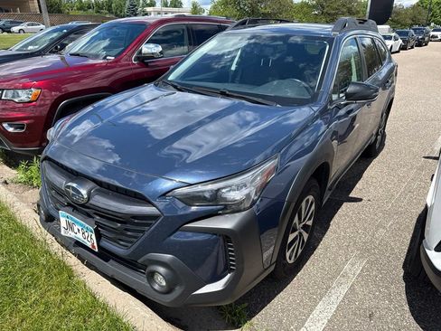 Used 2023 Subaru Outback Premium AWD/4WD image 2