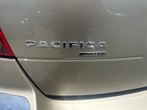 Used 2006 Chrysler Pacifica Limited AWD/4WD image 13