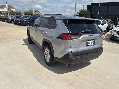 Used 2019 Toyota RAV4 XLE FWD image 14
