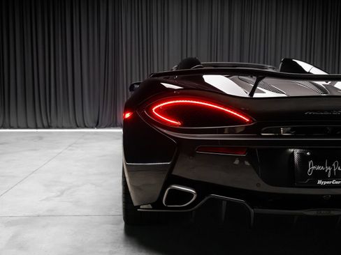 Used 2019 McLaren 570S Spider RWD image 43