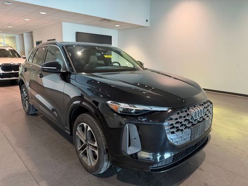 Certified 2025 Audi Q5 2.0T Premium w/ Convenience Package image 34