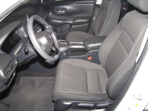 Certified 2024 Honda HR-V LX image 8