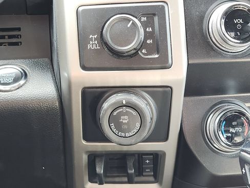Used 2019 Ford F150 Lariat w/ Equipment Group 502A Luxury AWD/4WD image 8
