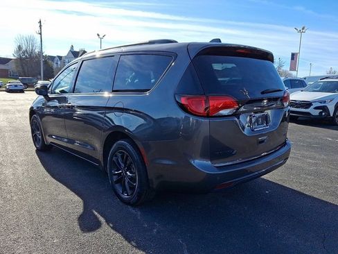 Certified 2020 Chrysler Pacifica Touring-L w/ Advanced Safetytec Group image 4