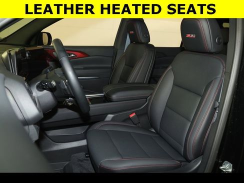 Used 2025 Chevrolet Traverse Z71 w/ Driver Confidence Package image 4