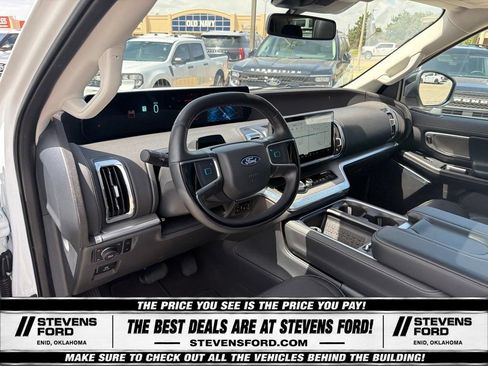 Used 2025 Ford Expedition Max Platinum AWD/4WD image 18