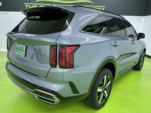 Used 2021 Kia Sorento EX w/ Panoramic Sunroof Package image 10