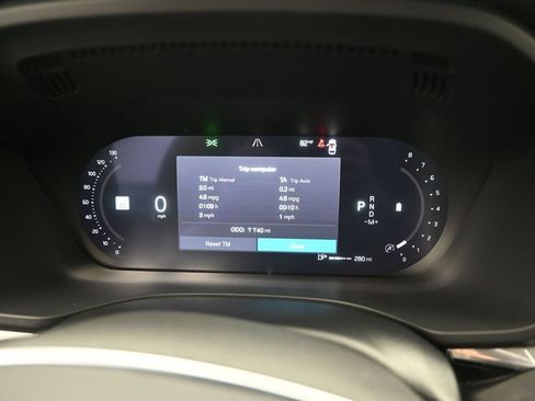 Certified 2024 Volvo XC60 B5 Core AWD/4WD image 9