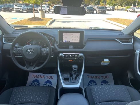 Used 2025 Toyota RAV4 XLE image 24