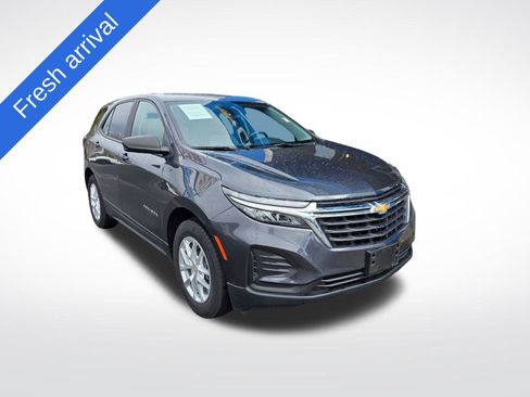 Used 2022 Chevrolet Equinox LS w/ LS Convenience Package image 1