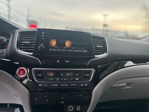 Used 2019 Honda Pilot Touring image 18