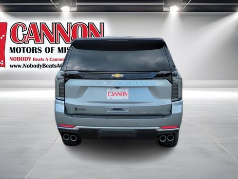 New 2026 Chevrolet Suburban Premier RWD image 6