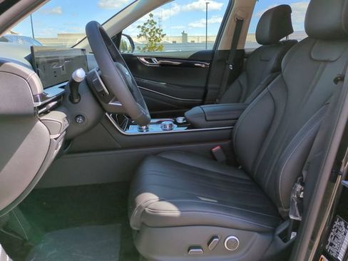 Certified 2026 Genesis GV80 2.5T RWD image 11