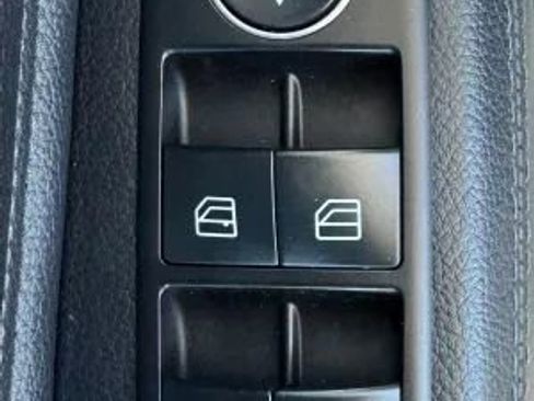 Used 2017 Mercedes-Benz GLS 450 4MATIC image 32