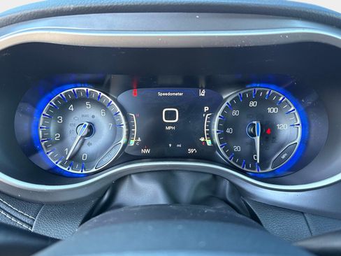 New 2026 Chrysler Pacifica Select image 27