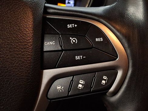Used 2020 Jeep Grand Cherokee High Altitude AWD/4WD image 19