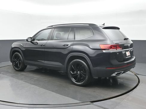 Used 2023 Volkswagen Atlas SE w/ Panoramic Sunroof Package FWD image 5