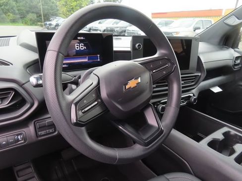 Used 2025 Chevrolet Silverado EV W/T AWD/4WD image 16