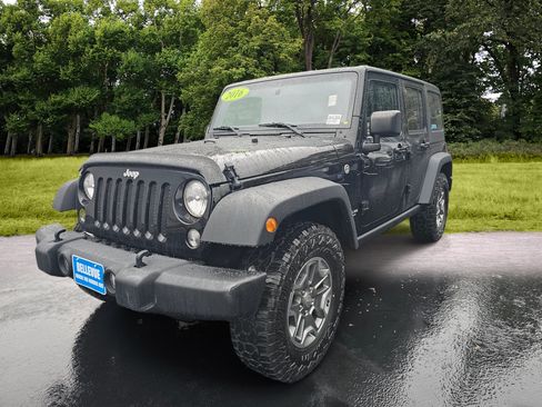 Used 2016 Jeep Wrangler Unlimited Rubicon w/ Connectivity Group AWD/4WD image 3