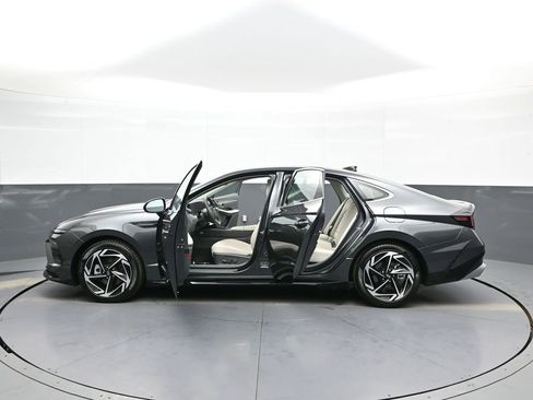 Certified 2025 Hyundai Sonata SEL FWD image 42