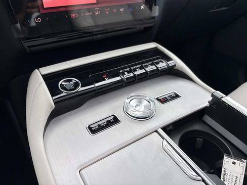 New 2026 Lincoln Navigator L Reserve AWD/4WD image 30