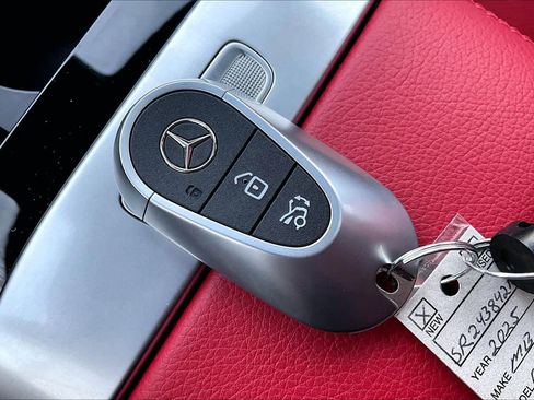 Certified 2025 Mercedes-Benz C 300 Sedan image 15