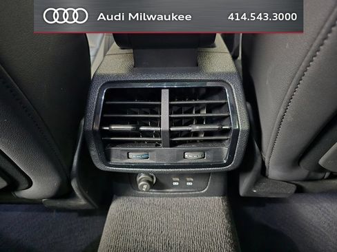 Used 2023 Audi Q3 2.0T Premium w/ Convenience Package AWD/4WD image 20