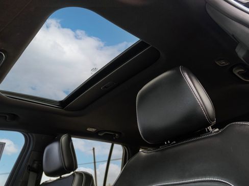 Used 2023 Jeep Grand Cherokee Altitude image 23