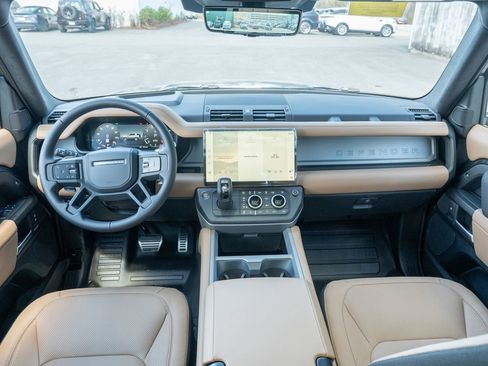 New 2026 Land Rover Defender 90 V8 AWD/4WD image 18