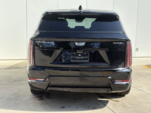 New 2026 Cadillac Escalade IQ Sport 2 w/ LPO, Premium Carpet Package image 8