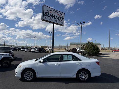 Used 2012 Toyota Camry LE FWD image 1
