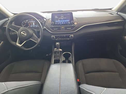 Used 2023 Nissan Altima 2.5 SV FWD image 9