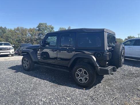 Used 2021 Jeep Wrangler Unlimited Sport image 4