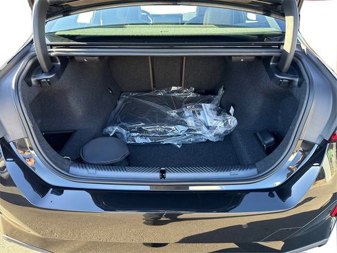 New 2026 BMW 530i xDrive w/ M Sport Package image 13