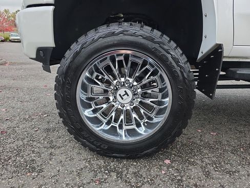 Used 2020 Chevrolet Silverado 2500 High Country image 40