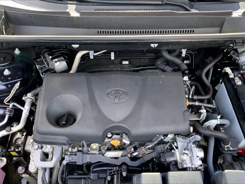 Used 2024 Toyota RAV4 XLE AWD/4WD image 30
