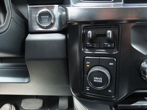 New 2025 Ford F250 Lariat w/ Chrome Package image 24