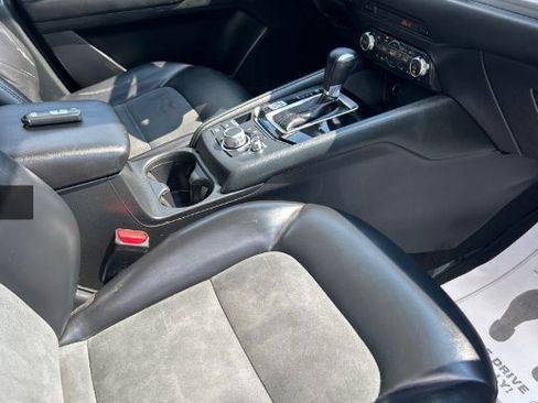 Used 2018 MAZDA CX-5 Touring FWD image 3