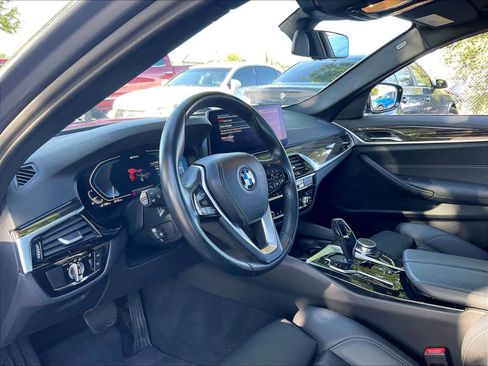 Used 2023 BMW 530e w/ Convenience Package image 16