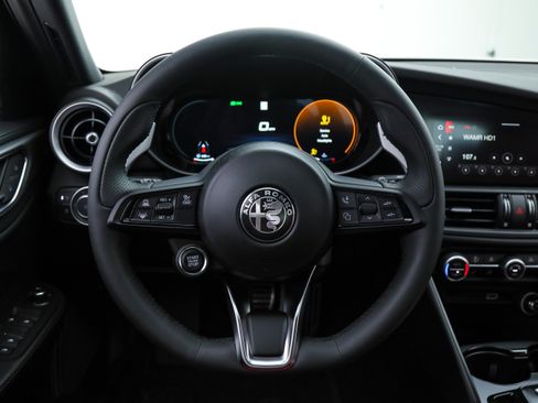 New 2026 Alfa Romeo Giulia w/ Driving Assist Package RWD image 17
