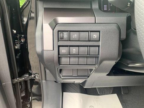Used 2026 Toyota 4Runner SR5 AWD/4WD image 32